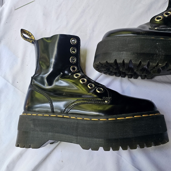 Dr Martens Boots Jadon Max Great Shape Womens 9.5 No Laces Included - Picture 2 of 9